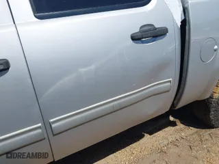 2011 GMC Sierra 1500 SLE with VIN 3GTP1VE09BG361260, listed as a IAAI auction lot 41419293 with 193,433 mi miles. Bid and sale history available at carsss.com. Image 18.