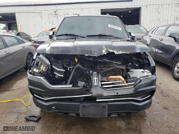 2015 Lincoln Navigator L with VIN 5LMJJ3JT8FEJ07071, listed as a Copart auction lot 66850184 with 58,028 mi miles and Salvage Title. Bid and sale history available at carsss.com. Image 5.