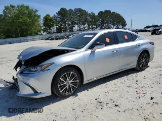 2024 Lexus ES 350 z VIN 58ADZ1B1XRU171688, wystawiony jako Copart lot #54061135 z przebiegiem 9 759 mil mil oraz Szkoda całkowita • Salvage title. Historia ofert i sprzedaży dostępna na DreamBid. Obrazek 1.