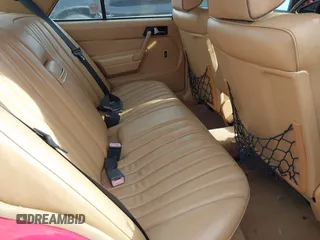 1992 Mercedes-Benz 190 z VIN WDBDA29DXNF899176, wystawiony jako IAAI lot #41829844 z przebiegiem 167 030 mil mil oraz . Historia ofert i sprzedaży dostępna na DreamBid. Obrazek 8.