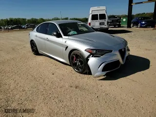 2017 Alfa Romeo Giulia Quadrifoglio with VIN ZARFAEAV7H7544809, listed as a Copart auction lot 48929014 with 45,422 mi miles. Bid and sale history available at carsss.com. Image 11.