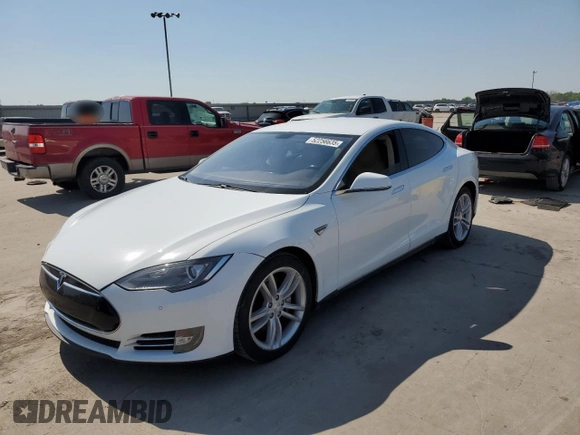 2014 Tesla Model S 60 с VIN 5YJSA1H16EFP45983, выставлен на аукционе Copart как лот 52256635 с пробегом 159 948 миль миль и Списание • Salvage title. История ставок и продаж доступна на DreamBid. Изображение 1.