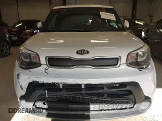 2015 Kia Soul with VIN KNDJN2A20F7779272, listed as a IAAI auction lot 41901719 with 204,682 mi miles. Bid and sale history available at carsss.com. Image 6.