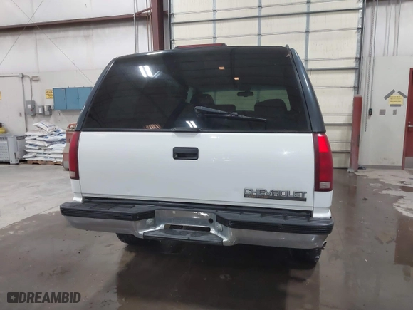 1996 Chevrolet Tahoe with VIN 1GNEK13R5TJ341299, listed as a IAAI auction lot 41713489 with 251,990 mi miles. Bid and sale history available at carsss.com. Image 16.