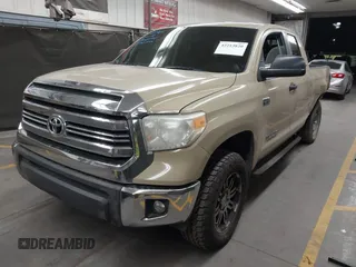 2017 Toyota Tundra SR5 z VIN 5TFRY5F18HX222592, wystawiony jako IAAI lot #42213820 z przebiegiem 204 876 mil mil oraz . Historia ofert i sprzedaży dostępna na DreamBid. Obrazek 2.
