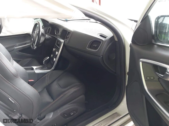 2016 Volvo V60 Cross Country T5 with VIN YV4612HK6G1003110, listed as a IAAI auction lot 41682878 with NaN miles. Bid and sale history available at carsss.com. Image 5.
