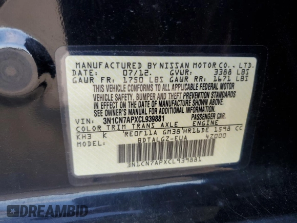 2012 Nissan Versa SV z VIN 3N1CN7APXCL939881, wystawiony jako Copart lot #58373915 z przebiegiem 82 970 mil mil oraz Szkoda całkowita • Salvage title. Historia ofert i sprzedaży dostępna na DreamBid. Obrazek 12.