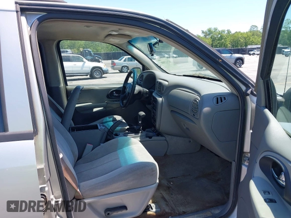 2006 Chevrolet TrailBlazer LS with VIN 1GNDS13S762123961, listed as a IAAI auction lot 42122088 with 241,349 mi miles and . Bid and sale history available at DreamBid. Image 5.