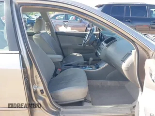 2005 Nissan Altima S z VIN 1N4AL11D05C281697, wystawiony jako IAAI lot #42220810 z przebiegiem 104 047 mil mil oraz . Historia ofert i sprzedaży dostępna na DreamBid. Obrazek 5.