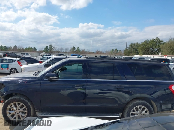 2021 Ford Expedition Max XLT z VIN 1FMJK1HT8MEA50524, wystawiony jako IAAI lot #41539292 z przebiegiem 65 009 mil mil oraz . Historia ofert i sprzedaży dostępna na DreamBid. Obrazek 15.