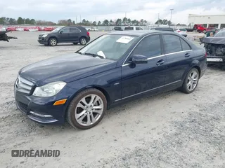 2012 Mercedes-Benz C 250 Sport z VIN WDDGF4HB4CA610062, wystawiony jako IAAI lot #41788952 z przebiegiem 78 183 mil mil oraz . Historia ofert i sprzedaży dostępna na DreamBid. Obrazek 2.