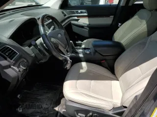 2018 Ford Explorer Platinum z VIN 1FM5K8HT3JGB02703, wystawiony jako Copart lot #57091735 z przebiegiem 90 921 mil mil oraz Szkoda całkowita • Salvage title. Historia ofert i sprzedaży dostępna na DreamBid. Obrazek 7.