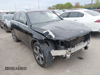 2020 Mercedes-Benz GLC 300 z VIN WDC0G8EB4LF678511, wystawiony jako IAAI lot #42151727 z przebiegiem 74 888 mil mil oraz . Historia ofert i sprzedaży dostępna na DreamBid. Obrazek 1.