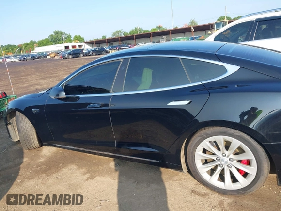 2018 Tesla Model S 75D with VIN 5YJSA1E45JF269282, listed as a IAAI auction lot 42404695 with 251,795 mi miles and . Bid and sale history available at DreamBid. Image 15.