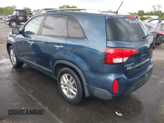 2014 Kia Sorento LX with VIN 5XYKT4A64EG512629, listed as a IAAI auction lot 42082927 with 148,832 mi miles. Bid and sale history available at carsss.com. Image 3.