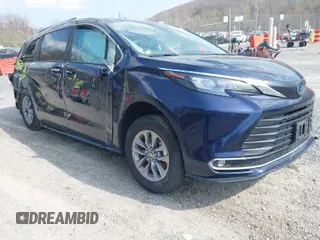 2024 Toyota Sienna XLE with VIN 5TDYRKEC3RS190250, listed as a IAAI auction lot 41900029 with 1 mi miles. Bid and sale history available at carsss.com. Image 1.
