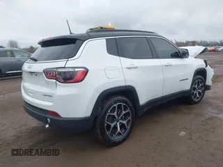 2025 Jeep Compass Limited with VIN 3C4NJDCNXST535957, listed as a IAAI auction lot 41227574 with 1,084 mi miles and . Bid and sale history available at DreamBid. Image 4.