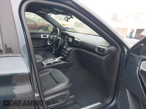 2022 Ford Explorer ST-Line with VIN 1FMSK7KH3NGA86476, listed as a IAAI auction lot 41645760 with 59,909 mi miles. Bid and sale history available at carsss.com. Image 5.