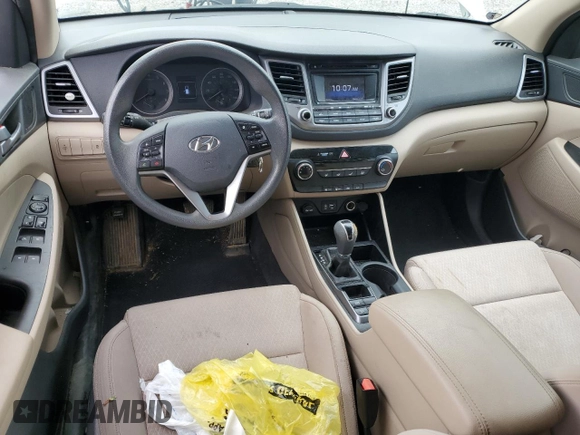 2016 Hyundai Tucson SE z VIN KM8J33A47GU167064, wystawiony jako Copart lot #56566545 z przebiegiem 101 703 mil mil oraz Szkoda całkowita • Salvage title. Historia ofert i sprzedaży dostępna na DreamBid. Obrazek 8.