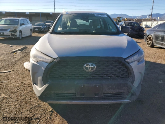 2022 Toyota Corolla Cross L with VIN 7MUAAABG5NV008672, listed as a Copart auction lot 89315875 with 57,198 mi miles and Salvage Title. Bid and sale history available at carsss.com. Image 5.