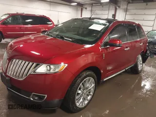 2014 Lincoln MKX z VIN 2LMDJ8JK7EBL00900, wystawiony jako IAAI lot #41714762 z przebiegiem 129 870 mil mil oraz . Historia ofert i sprzedaży dostępna na DreamBid. Obrazek 17.