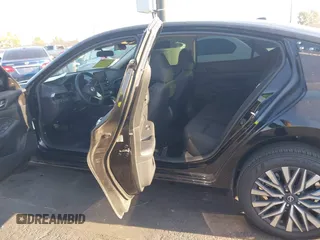 2024 Nissan Altima SV z VIN 1N4BL4DV9RN425445, wystawiony jako IAAI lot #42141167 z przebiegiem 15 730 mil mil oraz . Historia ofert i sprzedaży dostępna na DreamBid. Obrazek 8.