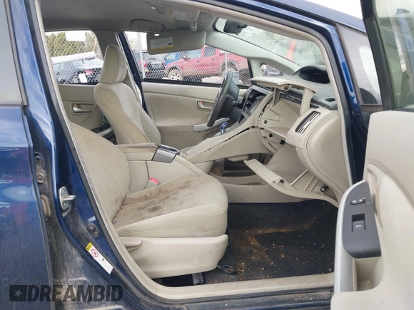 2013 Toyota Prius One with VIN JTDKN3DU2D1687801, listed as a IAAI auction lot 40650178 with 58,017 mi miles and . Bid and sale history available at DreamBid. Image 5.