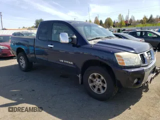 2006 Nissan Titan SE z VIN 1N6BA06B86N511768, wystawiony jako Copart lot #52146585 z przebiegiem 174 058 mil mil oraz Szkoda całkowita • Salvage title. Historia ofert i sprzedaży dostępna na DreamBid. Obrazek 4.