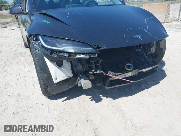 2024 Tesla Model 3 z VIN 5YJ3E1EA6RF747946, wystawiony jako IAAI lot #42042903 z przebiegiem 13 999 mil mil oraz . Historia ofert i sprzedaży dostępna na DreamBid. Obrazek 20.