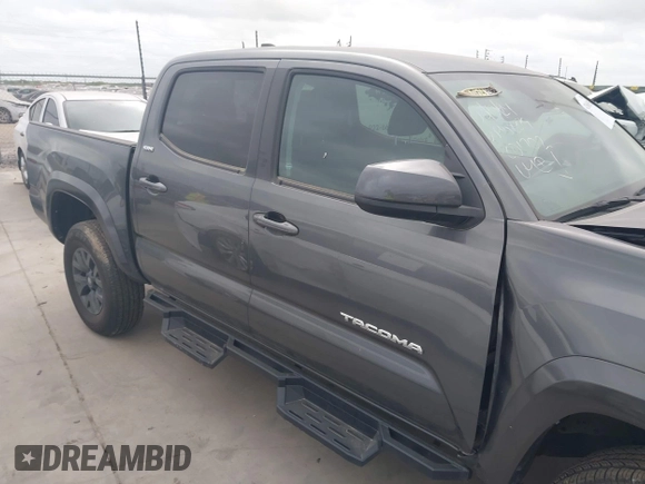 2023 Toyota Tacoma SR5 z VIN 3TMAZ5CN8PM201702, wystawiony jako IAAI lot #42060855 z przebiegiem 17 705 mil mil oraz . Historia ofert i sprzedaży dostępna na DreamBid. Obrazek 14.