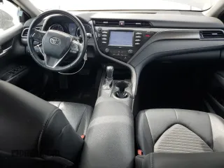 2020 Toyota Camry SE z VIN 4T1G11AK8LU927869, wystawiony jako Copart lot #57242235 z przebiegiem 85 487 mil mil oraz Szkoda całkowita • Salvage title. Historia ofert i sprzedaży dostępna na DreamBid. Obrazek 8.