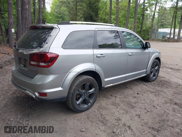 2020 Dodge Journey Crossroad z VIN 3C4PDCGB4LT201564, wystawiony jako IAAI lot #42105007 z przebiegiem 115 411 mil mil oraz . Historia ofert i sprzedaży dostępna na DreamBid. Obrazek 4.