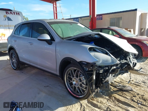 2011 Porsche Cayenne S с VIN WP1AB2A2XBLA44131, выставлен на аукционе IAAI как лот 41063172 с пробегом Не указан миль и . История ставок и продаж доступна на DreamBid. Изображение 13.
