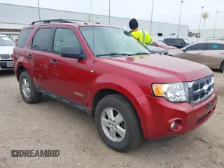 2008 Ford Escape XLT with VIN 1FMCU93118KB59096, listed as a IAAI auction lot 41752159 with 199,185 mi miles. Bid and sale history available at carsss.com. Image 1.