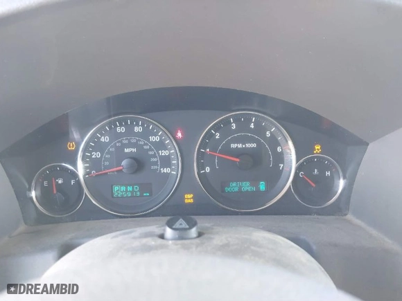 2007 Jeep Commander Sport with VIN 1J8HG48K67C598480, listed as a IAAI auction lot 41496186 with 225,913 mi miles. Bid and sale history available at carsss.com. Image 7.