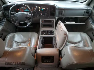 2004 Chevrolet Suburban Z71 with VIN 3GNFK16Z84G169384, listed as a Copart auction lot 76400574 with 298,885 mi miles and Clean Title. Bid and sale history available at carsss.com. Image 8.
