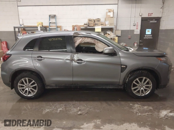 2022 Mitsubishi Outlander Sport ES with VIN JA4ARUAU3NU018733, listed as a IAAI auction lot 41320736 with 31,653 mi miles. Bid and sale history available at carsss.com. Image 14.