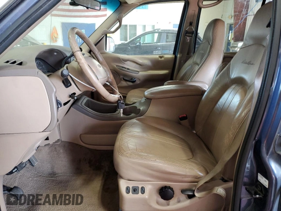 1998 Ford Expedition XLT with VIN 1FMRU17L6WLB43586, listed as a Copart auction lot 64261125 with 172,564 mi miles and Salvage title. Bid and sale history available at DreamBid. Image 7.