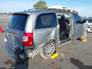 2015 Chrysler Town & Country Touring with VIN 2C4RC1BG3FR696320, listed as a IAAI auction lot 41826122 with 1 mi miles. Bid and sale history available at carsss.com. Image 4.