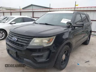 2016 Ford Utility Police Interceptor with VIN 1FM5K8AR9GGB44638, listed as a IAAI auction lot 42020602 with 136,518 mi miles. Bid and sale history available at carsss.com. Image 22.