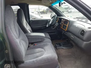 1997 Dodge Dakota with VIN 1B7GG23X1VS211394, listed as a IAAI auction lot 41723088 with 124,104 mi miles. Bid and sale history available at carsss.com. Image 5.