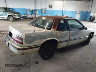 1990 Buick Regal с VIN 2G4WB14LXL1458244, выставлен на аукционе IAAI как лот 42364213 с пробегом 45 816 миль миль и . История ставок и продаж доступна на DreamBid. Изображение 4.
