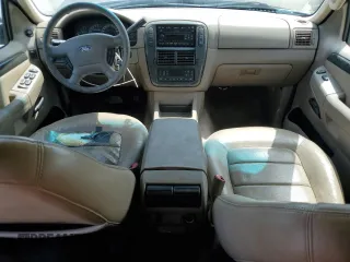 2002 Ford Explorer Limited z VIN 1FMDU75E22ZB66856, wystawiony jako Copart lot #55969845 z przebiegiem 132 426 mil mil oraz Szkoda całkowita • Salvage title. Historia ofert i sprzedaży dostępna na DreamBid. Obrazek 8.