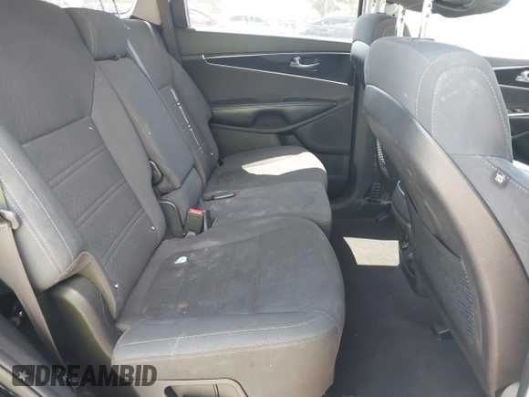 2017 Kia Sorento LX z VIN 5XYPGDA51HG330957, wystawiony jako IAAI lot #42189378 z przebiegiem 139 835 mil mil oraz . Historia ofert i sprzedaży dostępna na DreamBid. Obrazek 8.