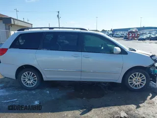 2008 Toyota Sienna XLE with VIN 5TDZK22C18S174818, listed as a IAAI auction lot 41906039 with 249,182 mi miles. Bid and sale history available at carsss.com. Image 13.