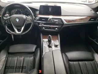 2018 BMW 5 Series 530i xDrive with VIN WBAJA7C59JG907384, listed as a Copart auction lot 43800145 with 95,961 mi miles and Salvage Title. Bid and sale history available at carsss.com. Image 8.