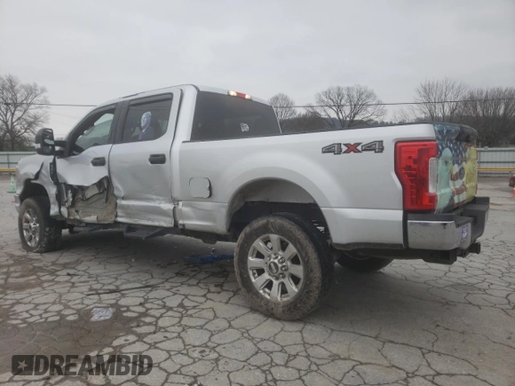 2018 Ford Super Duty F-250 SRW XL with VIN 1FT7W2B62JEB39366, listed as a Copart auction lot 45338955 with 161,626 mi miles and Clean Title. Bid and sale history available at carsss.com. Image 2.