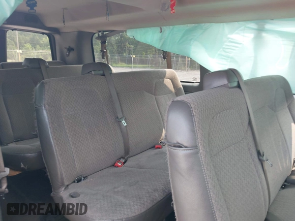 2016 Chevrolet Express Passenger LT with VIN 1GAZGPFG8G1172208, listed as a IAAI auction lot 42405250 with 326,456 mi miles and . Bid and sale history available at DreamBid. Image 8.