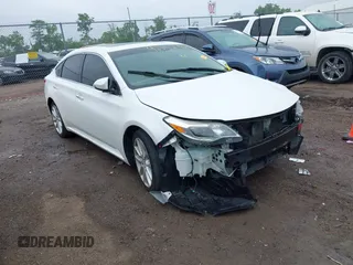 2013 Toyota Avalon XLE z VIN 4T1BK1EBXDU028546, wystawiony jako IAAI lot #42352506 z przebiegiem 144 139 mil mil oraz . Historia ofert i sprzedaży dostępna na DreamBid. Obrazek 1.