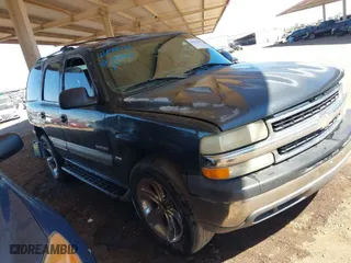 2003 Chevrolet Tahoe LT with VIN 1GNEC13Z03R286579, listed as a IAAI auction lot 41872493 with 236,001 mi miles. Bid and sale history available at carsss.com. Image 1.